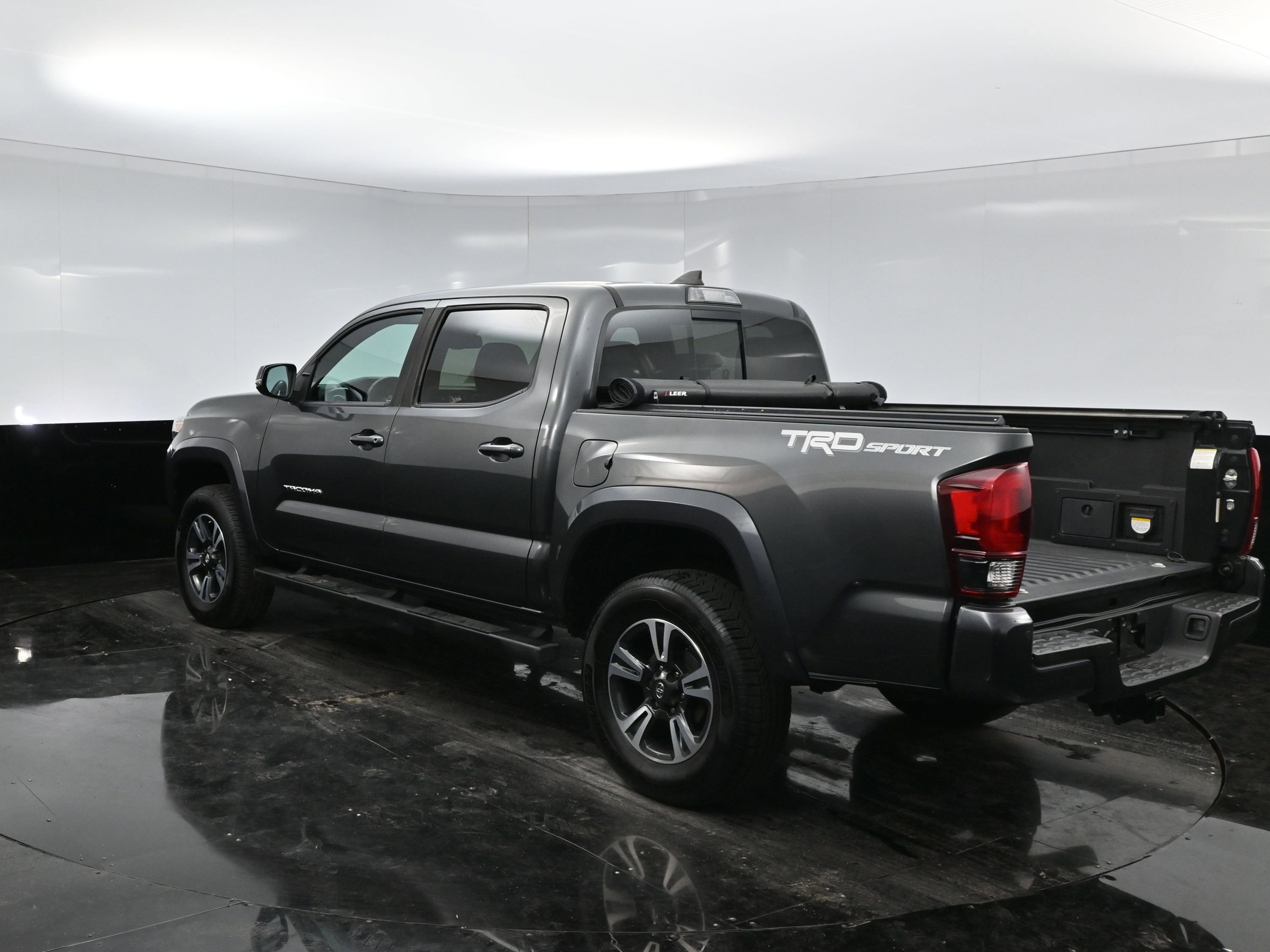 Used 2019 Toyota Tacoma SR5 image 5