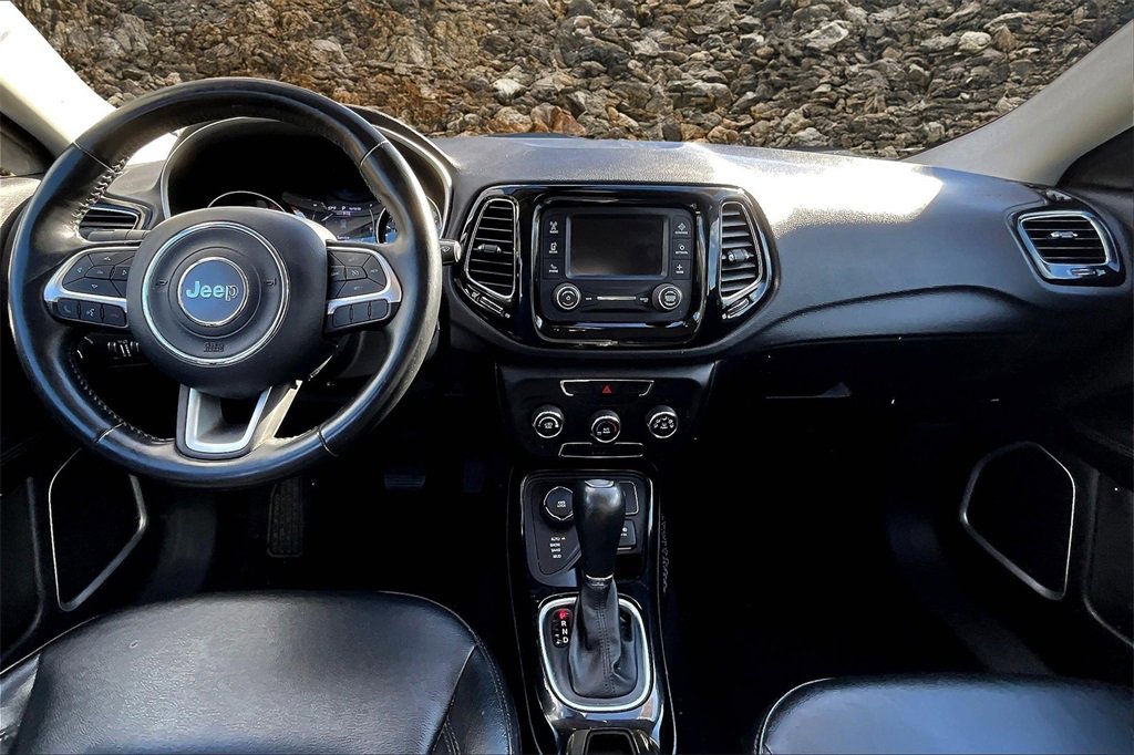 Used 2018 Jeep Compass Latitude image 13