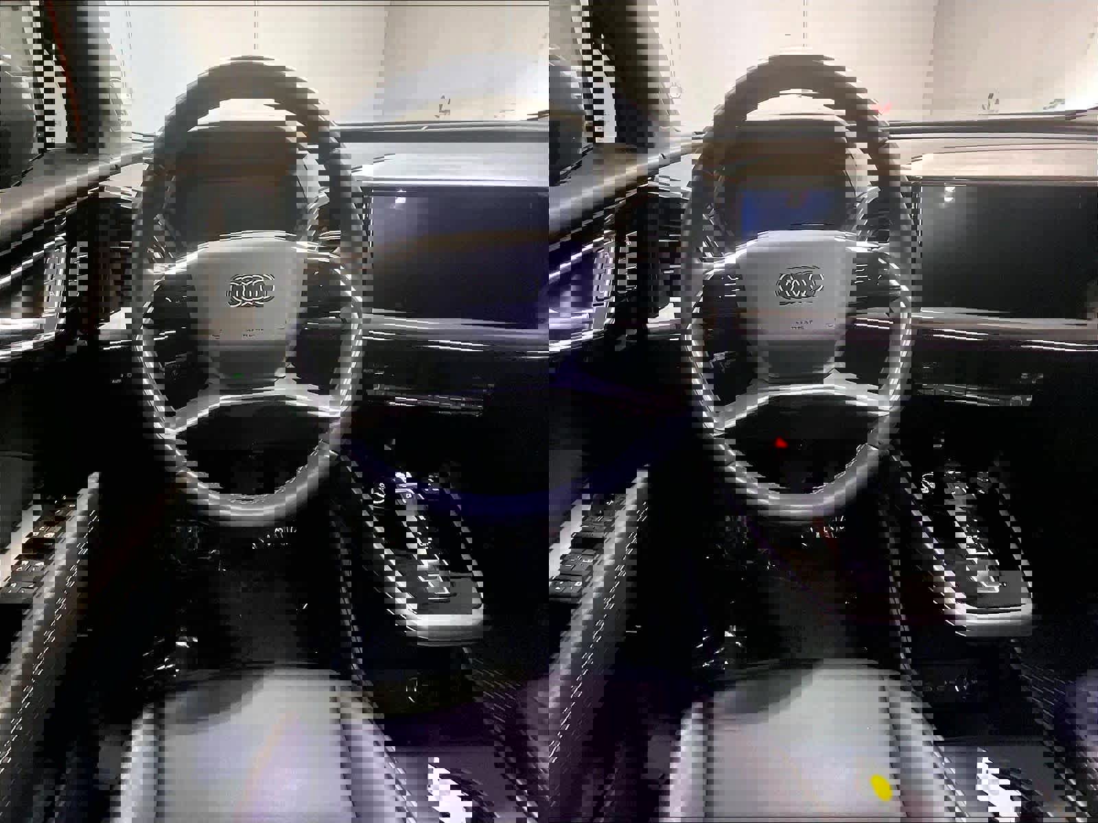 Used 2023 Audi Q4 e-tron Premium Plus w/ Premium Plus image 8