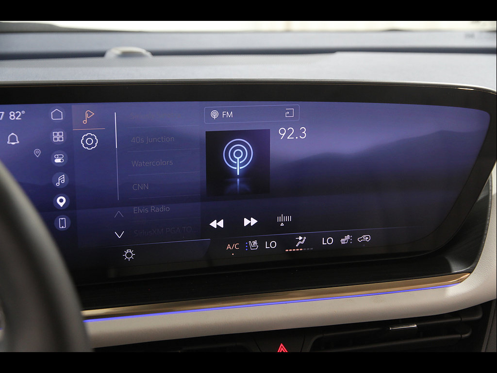 Certified 2025 Buick Envision Avenir AWD/4WD image 13
