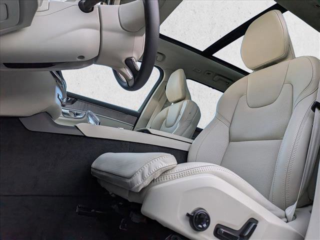 New 2026 Volvo XC90 B6 Ultra w/ Protection Package image 4