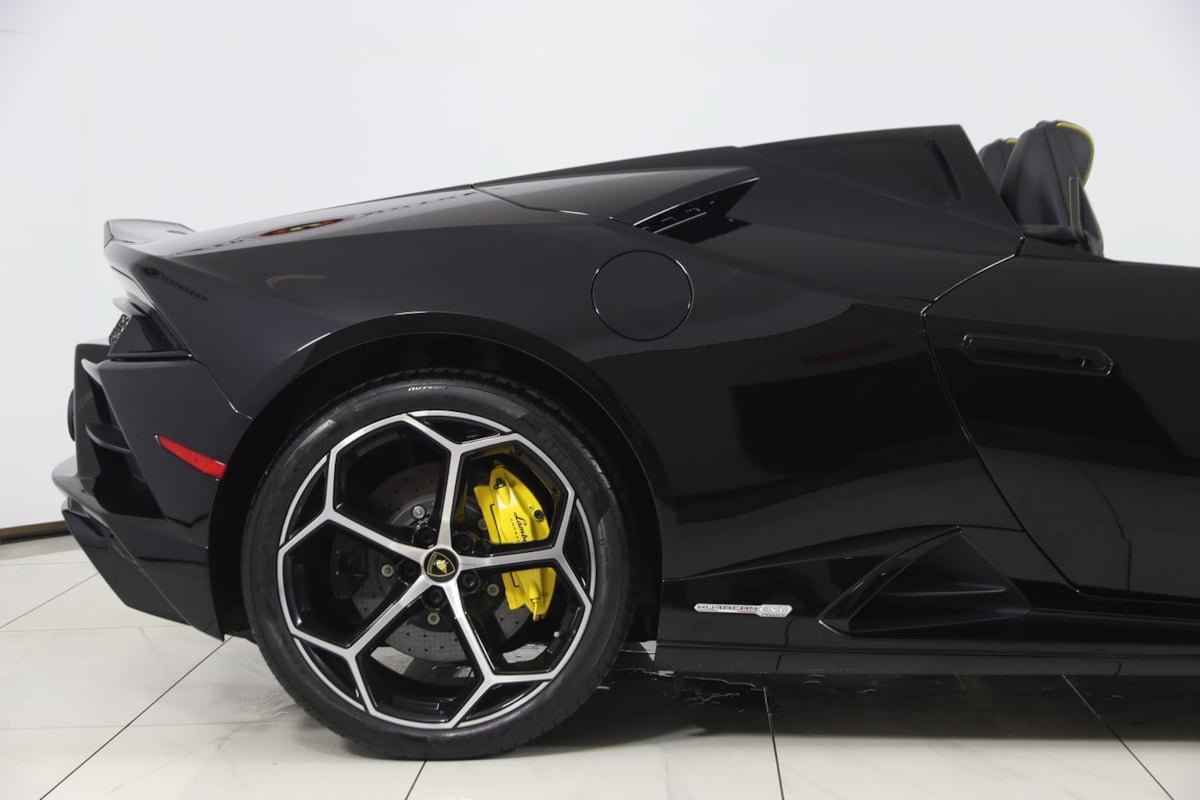 Used 2023 Lamborghini Huracan EVO RWD image 75