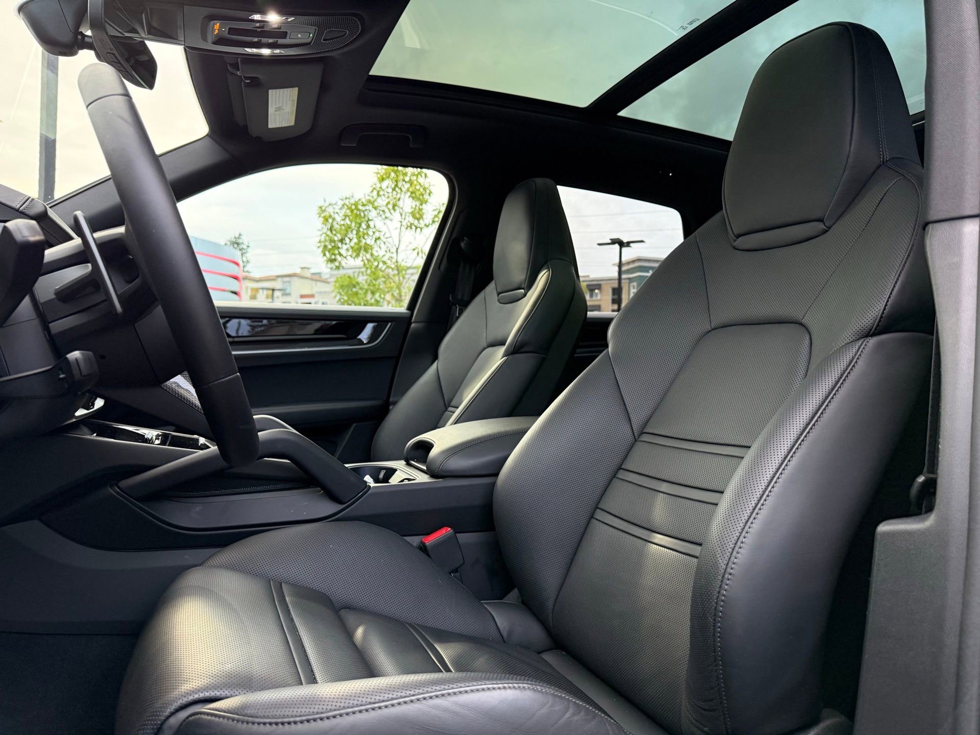 Used 2025 Porsche Cayenne S image 5