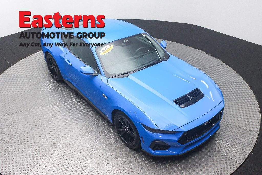 Used 2025 Ford Mustang GT RWD image 3