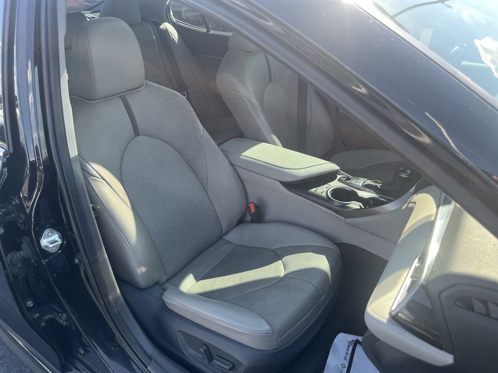 Used 2021 Toyota Camry XSE w/ Navigation Package FWD image 31