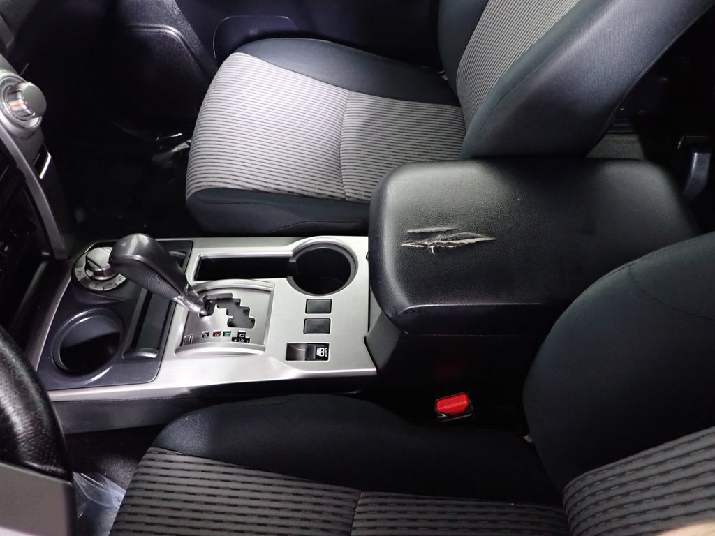 Used 2014 Toyota 4Runner SR5 AWD/4WD image 29