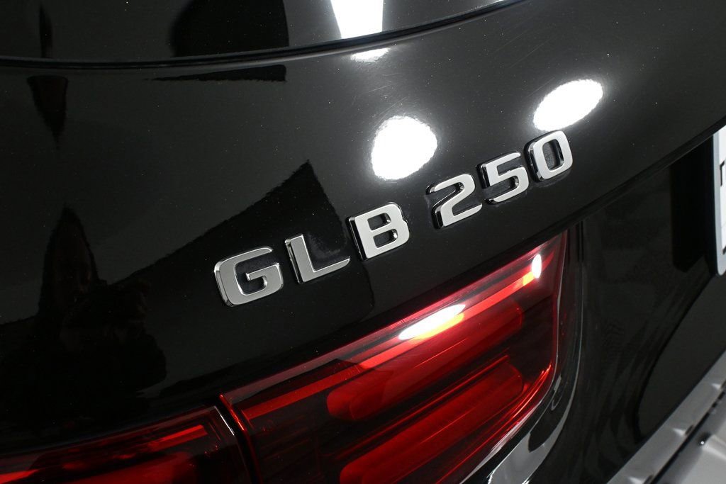 Used 2025 Mercedes-Benz GLB 250 image 27