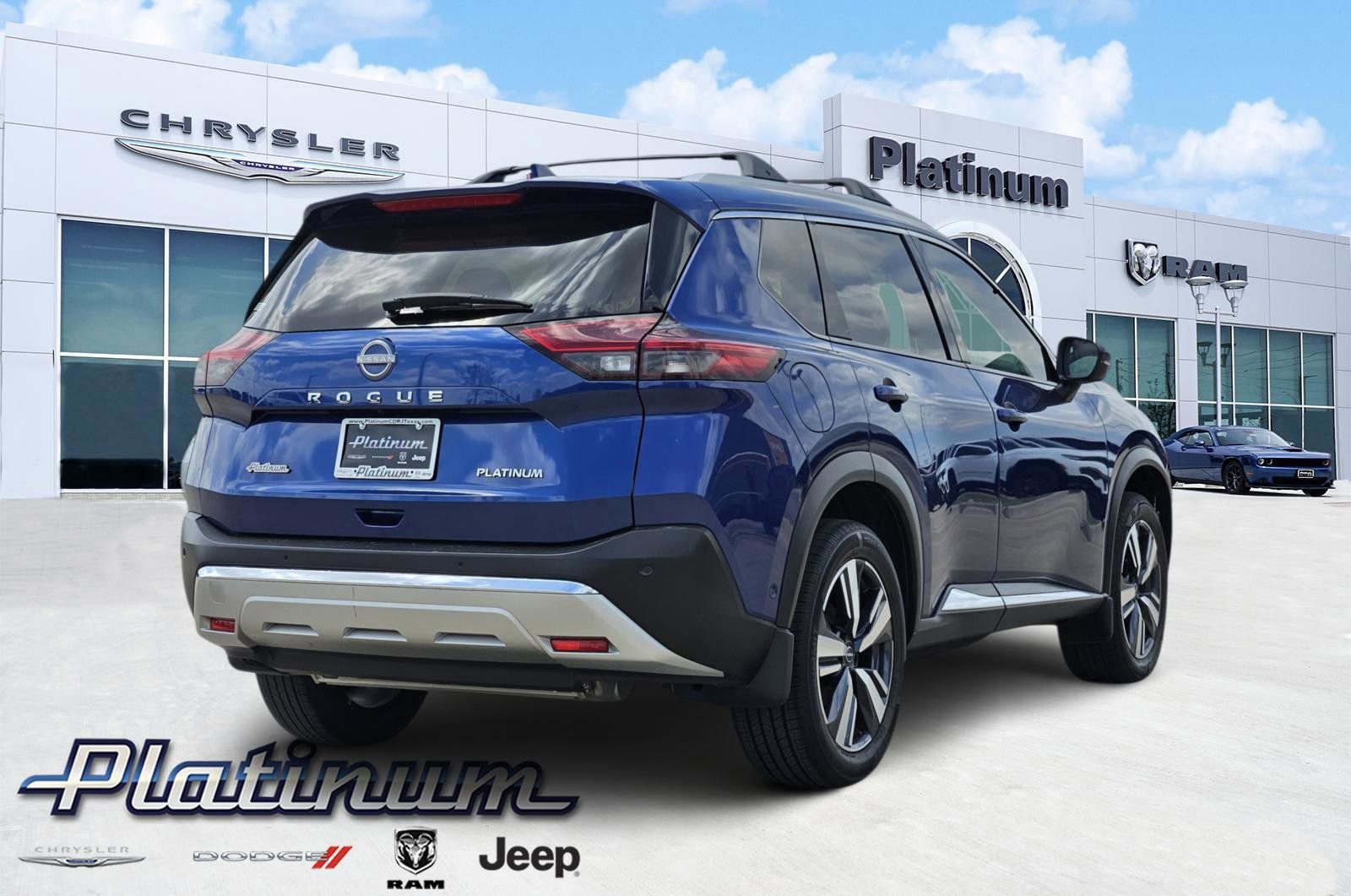 Used 2023 Nissan Rogue Platinum w/ Platinum Premium Package FWD image 5