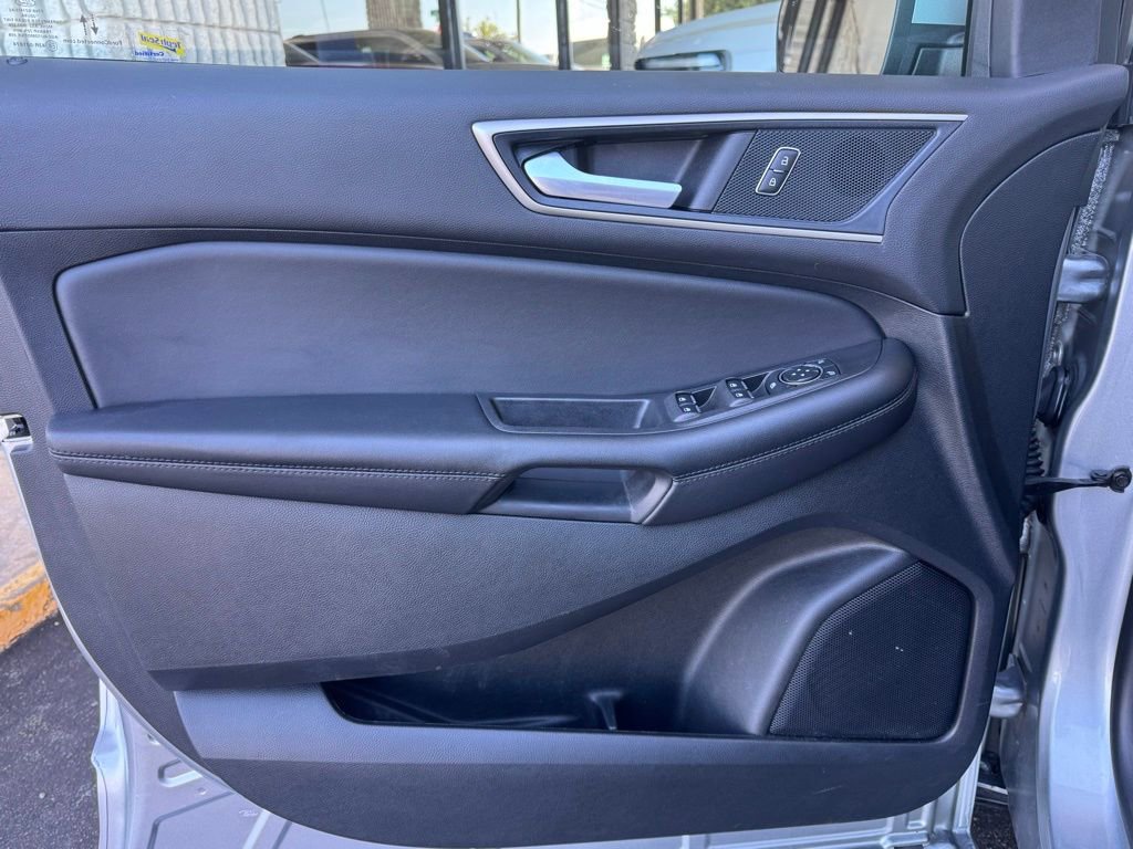 Used 2024 Ford Edge SEL w/ Convenience Package AWD/4WD image 2