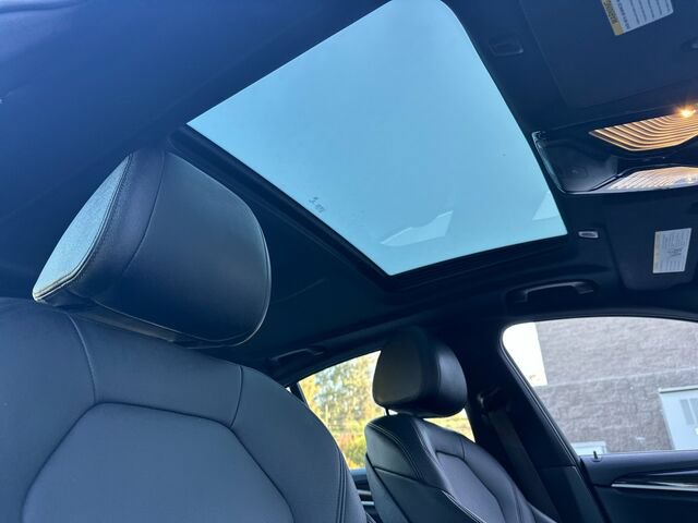 Used 2019 BMW 530e w/ Convenience Package RWD image 19