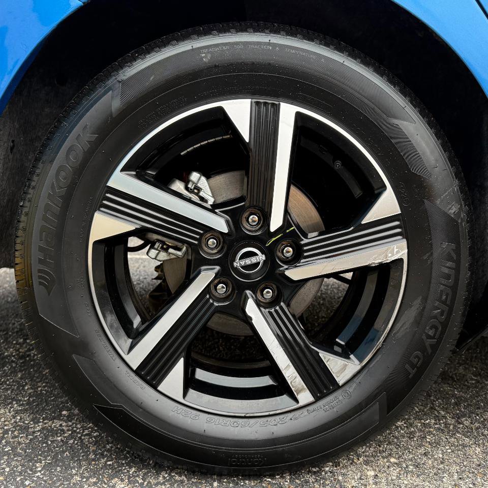 Used 2025 Nissan Sentra SV image 23