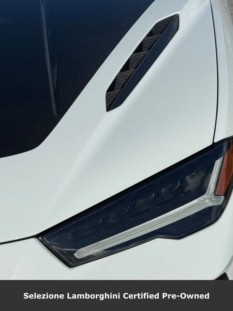 Used 2024 Lamborghini Urus Performante AWD/4WD image 9