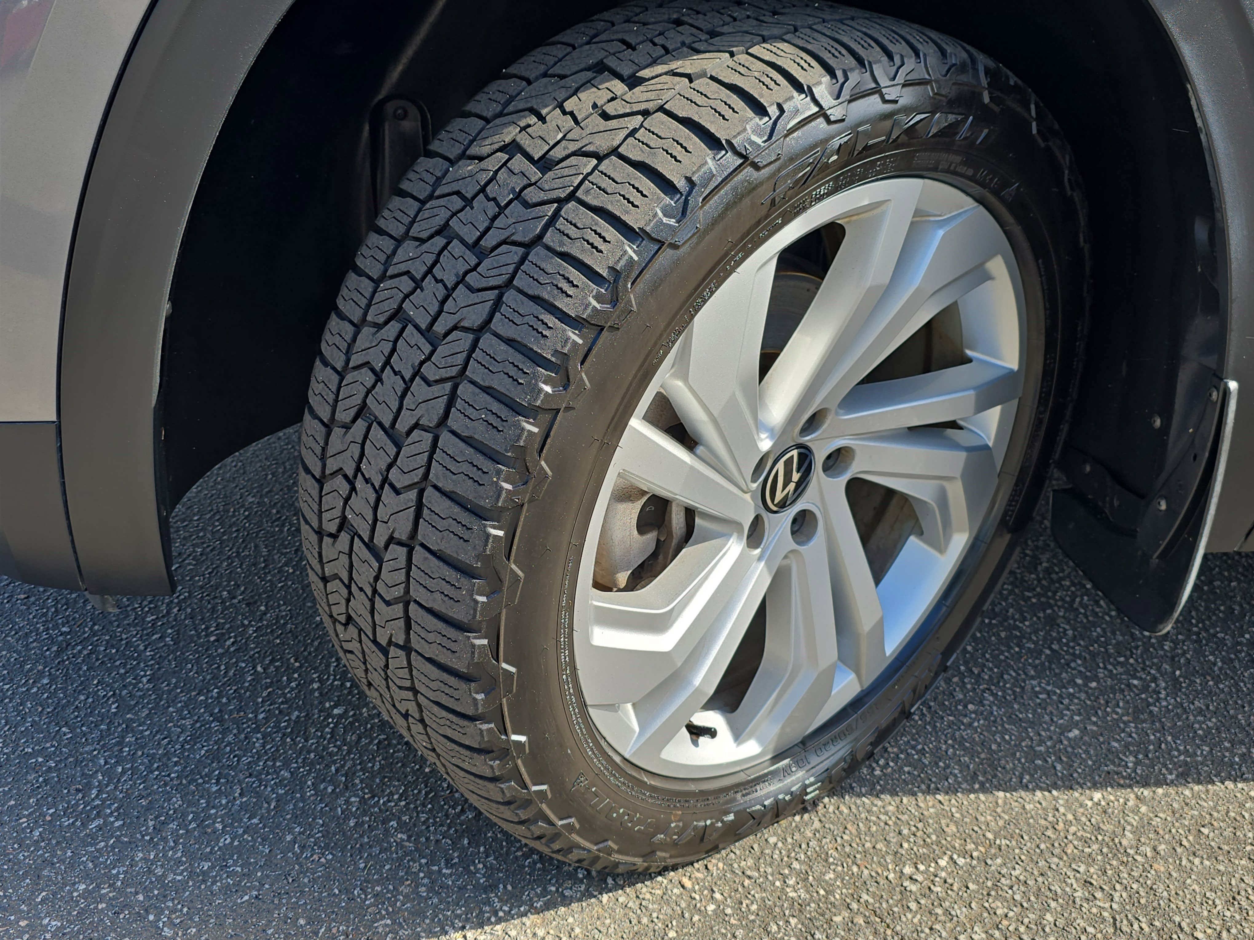 Used 2023 Volkswagen Atlas SE image 32