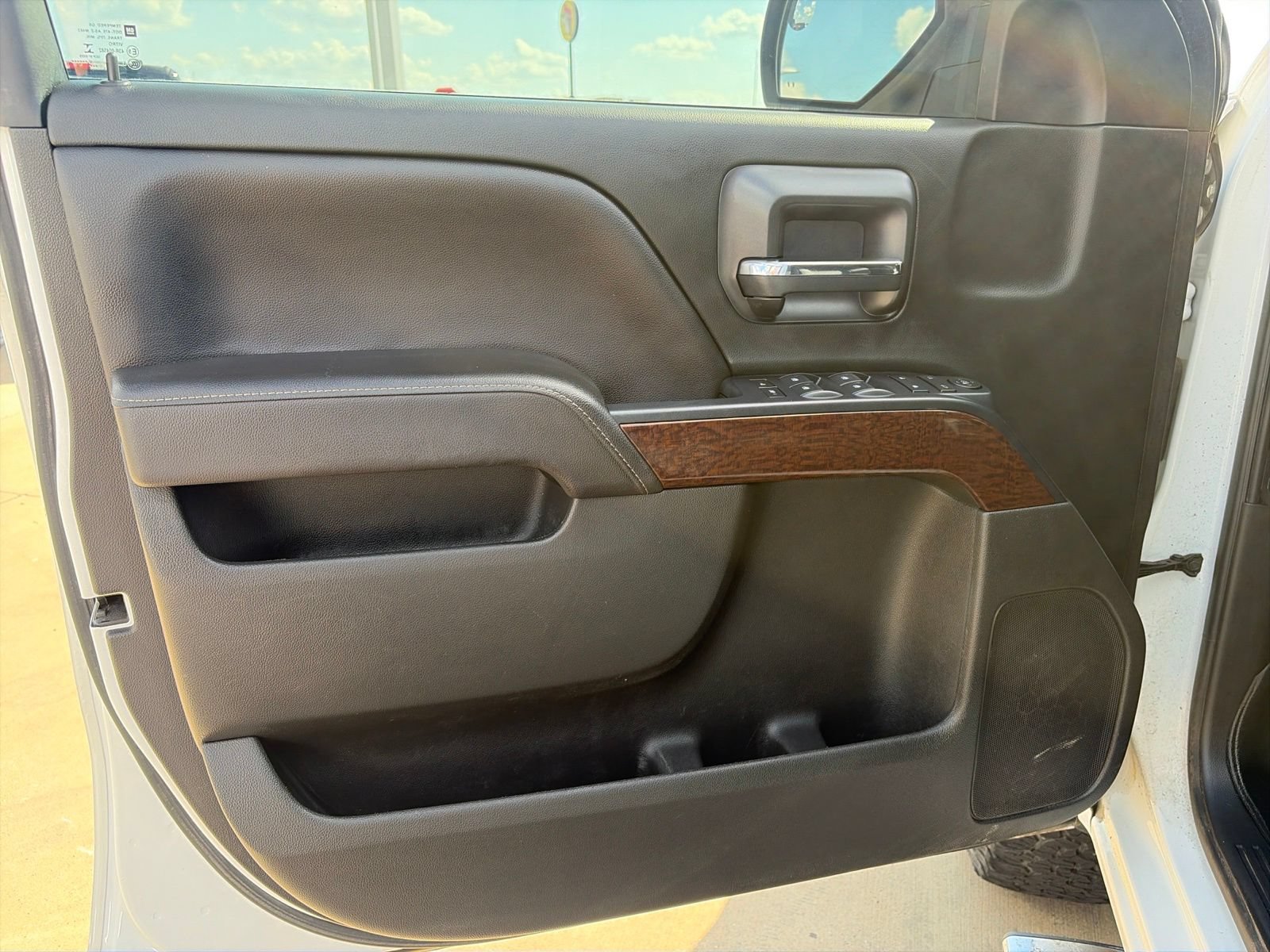 Used 2018 GMC Sierra 1500 SLE w/ SLE Value Package AWD/4WD image 12