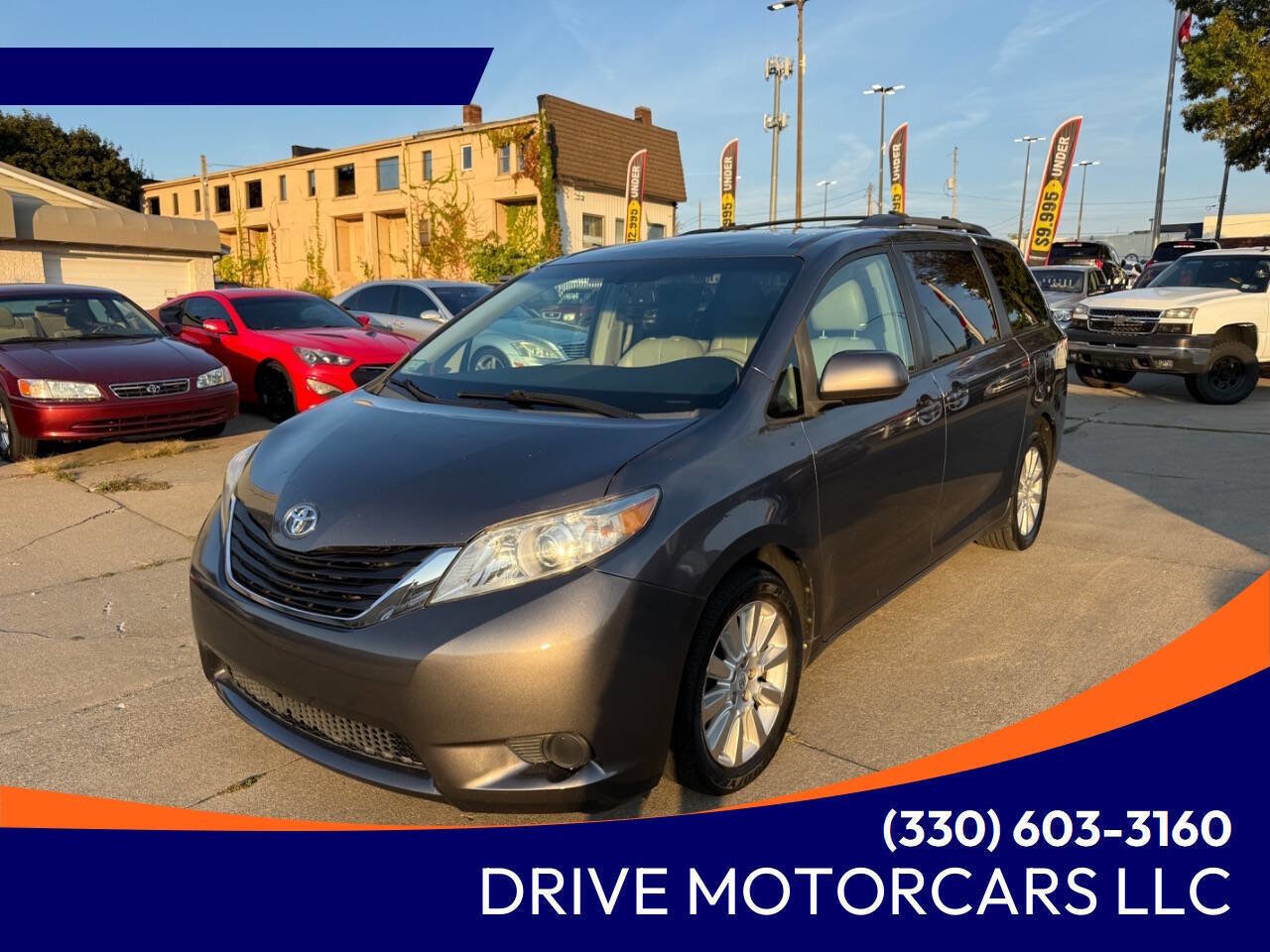 Used 2011 Toyota Sienna LE image 1