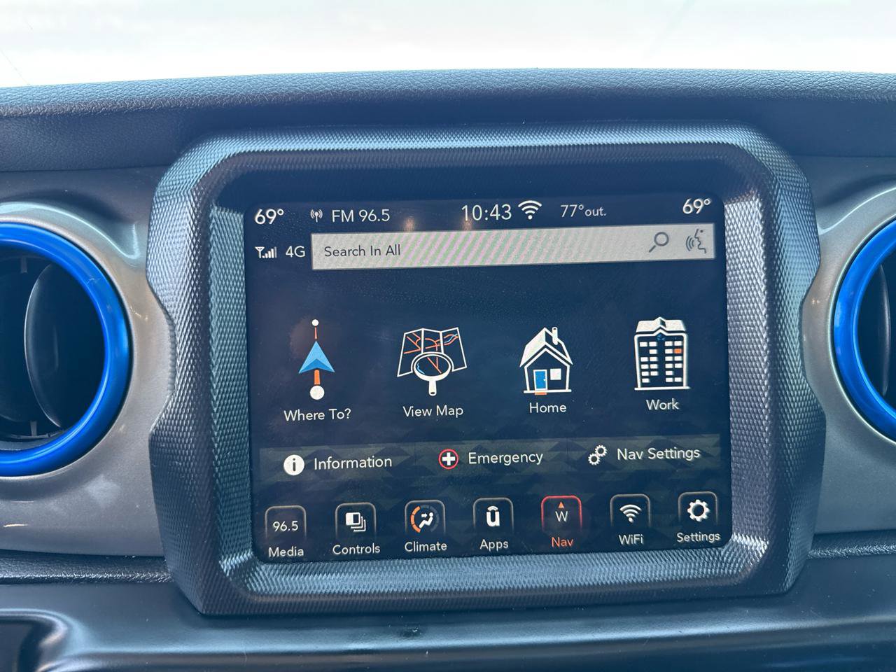 Used 2020 Jeep Gladiator Overland AWD/4WD image 23