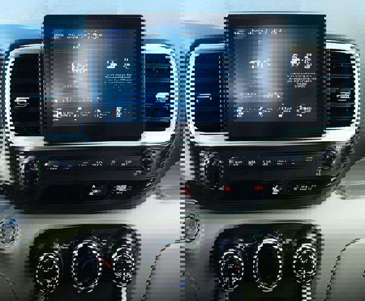 Used 2024 Hyundai Venue SEL image 44