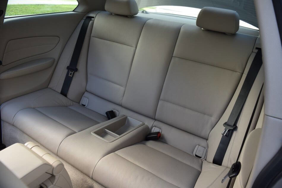 Used 2011 BMW 135i Coupe RWD image 50