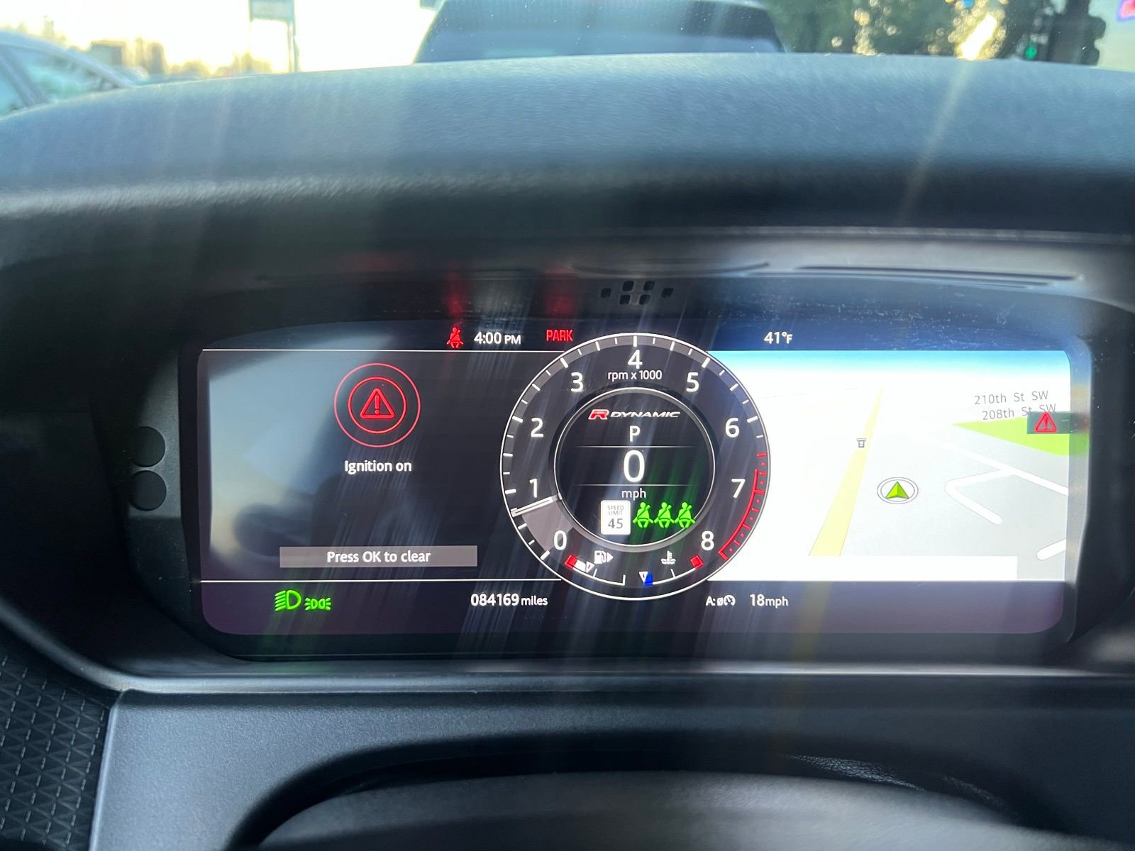 Used 2019 Land Rover Range Rover Velar R-Dynamic SE image 37