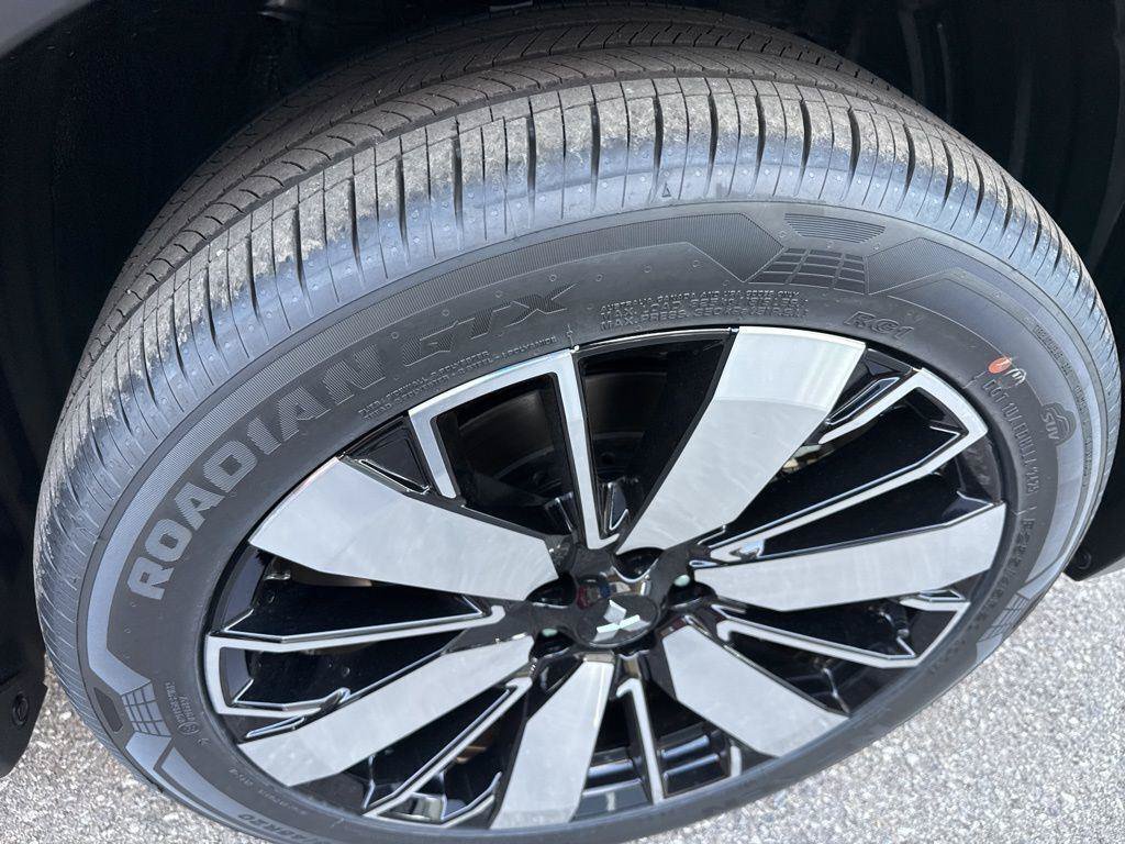 New 2026 Mitsubishi Outlander SE FWD image 13