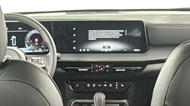 New 2026 Nissan Kicks SR w/ Cold Weather Package image 16