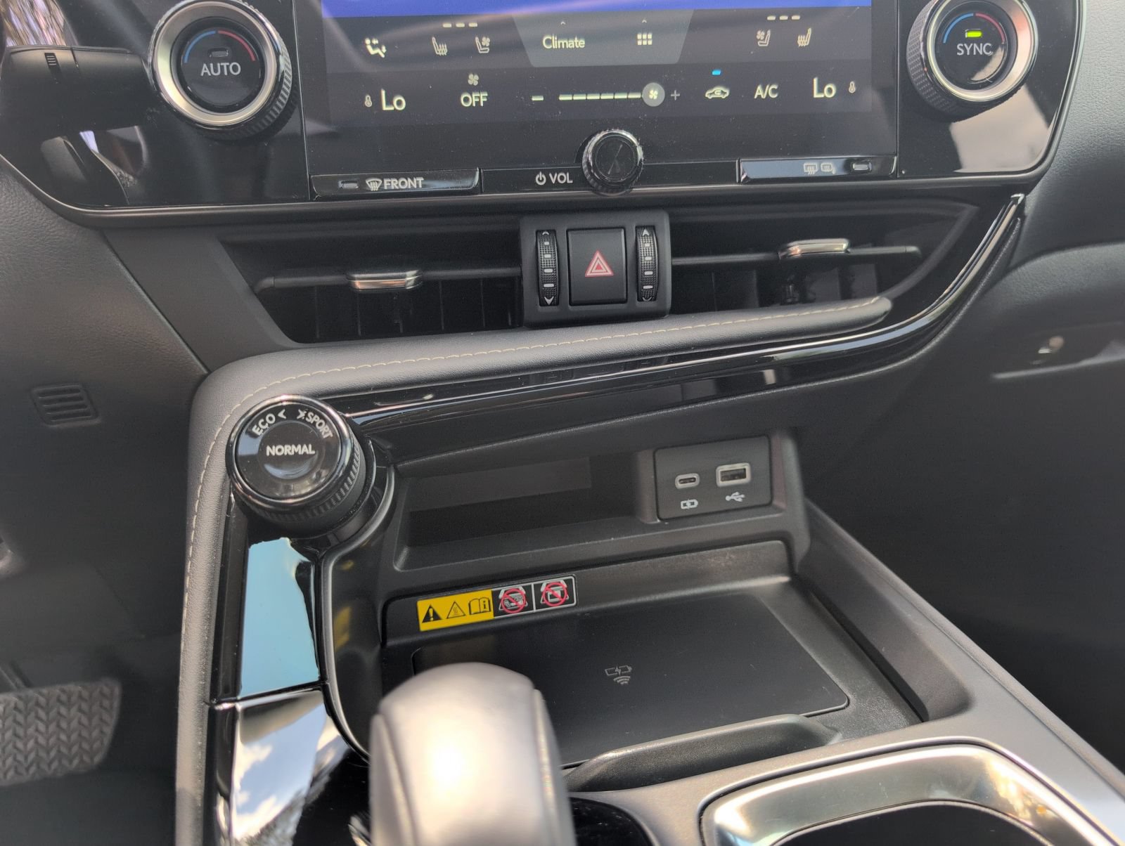 Certified 2025 Lexus NX 250 FWD w/ Accessory Package (Z1) image 14