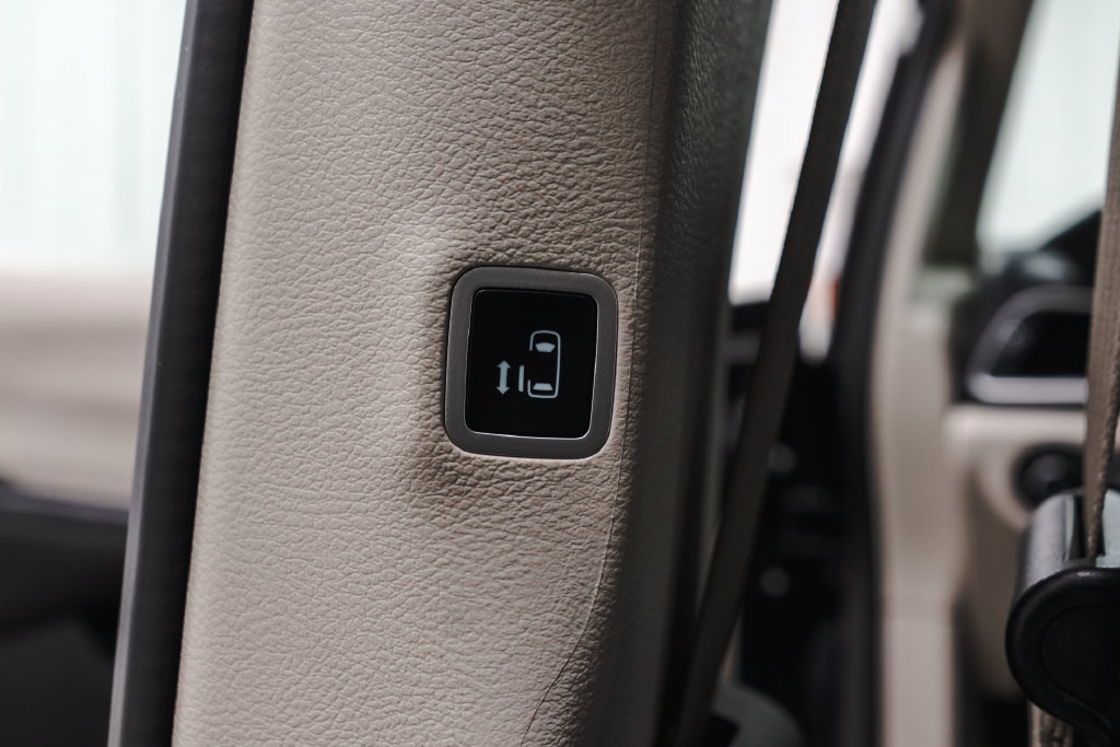 Used 2023 Chrysler Pacifica Touring-L FWD image 45