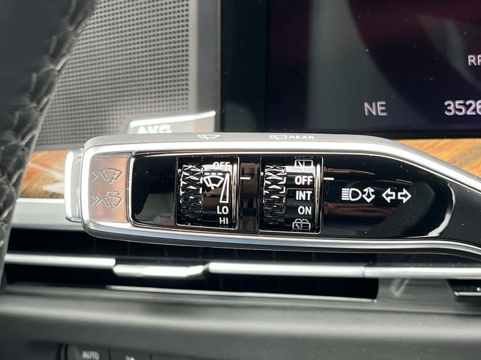 Used 2026 Cadillac Escalade Platinum Sport AWD/4WD image 47