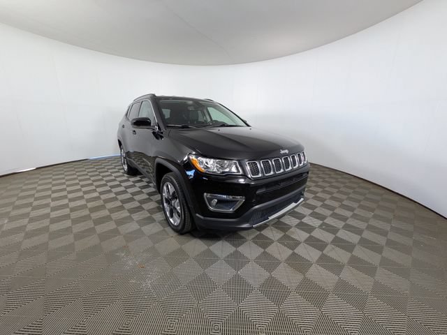 Used 2019 Jeep Compass Limited w/ Safety & Security Group AWD/4WD image 29