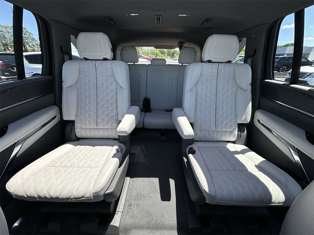 New 2025 Cadillac Escalade IQ Luxury 1 w/ Smart Trailering package image 23