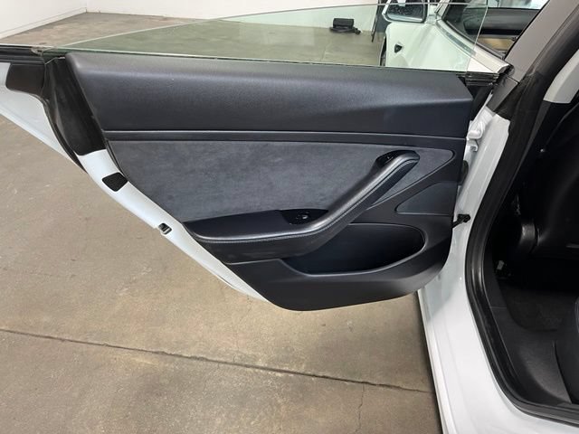 Used 2018 Tesla Model 3 Long Range RWD image 19
