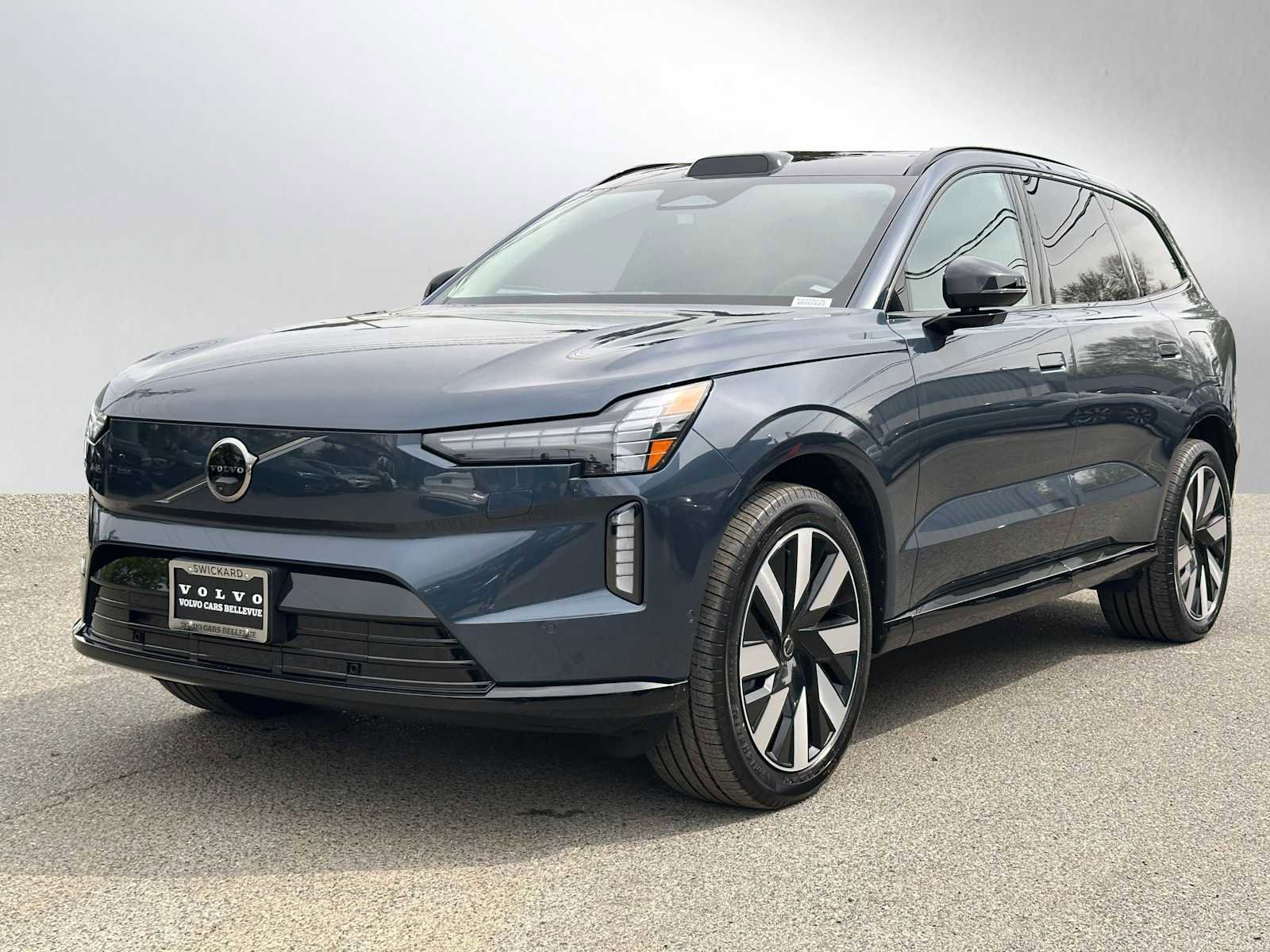 Used 2025 Volvo EX90 Plus w/ Protection Package Premier AWD/4WD image 7