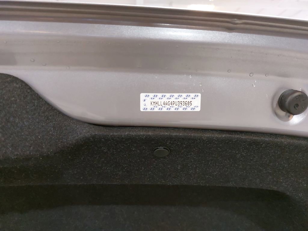 Used 2023 Hyundai Elantra SE FWD image 14