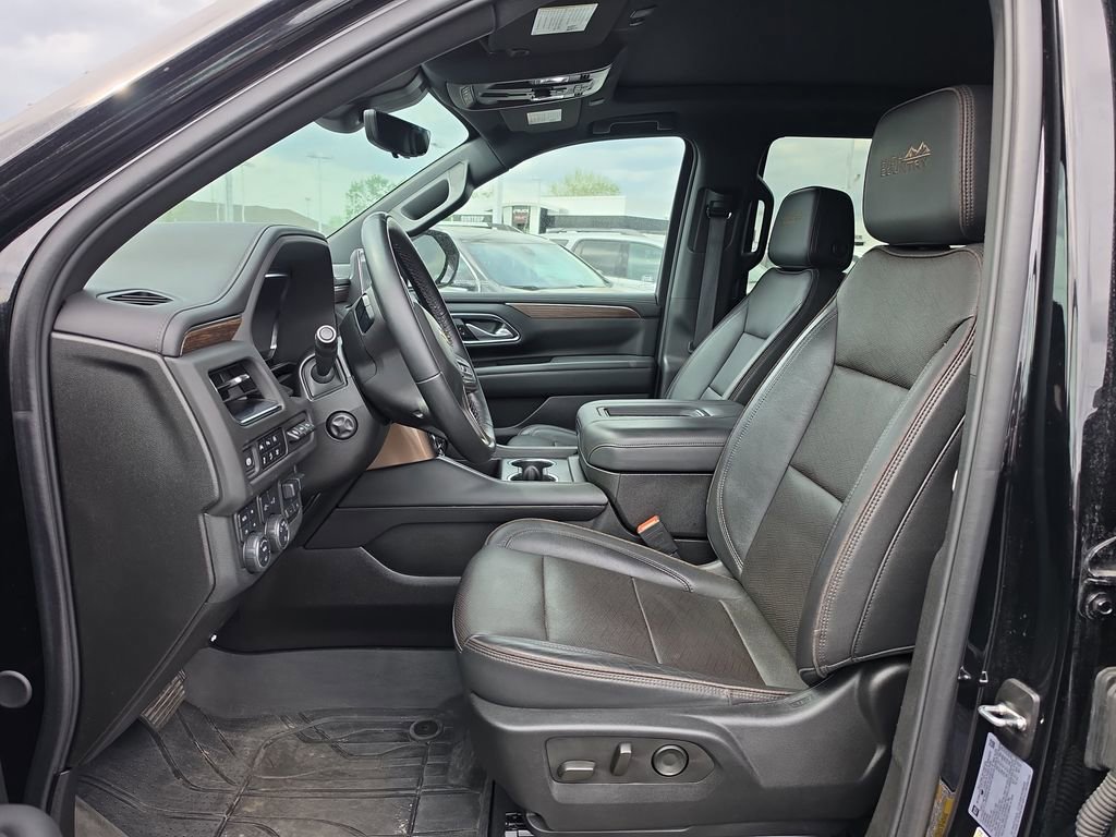 Used 2024 Chevrolet Tahoe High Country image 11