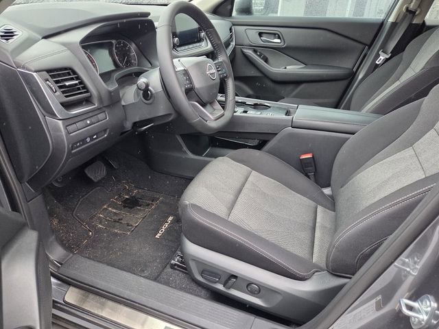 Certified 2026 Nissan Rogue SV w/ Cold Weather Package FWD image 7