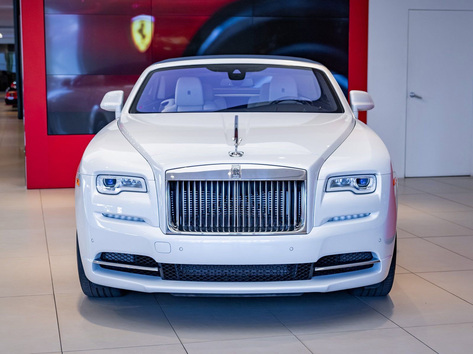 Used 2018 Rolls-Royce Dawn image 30