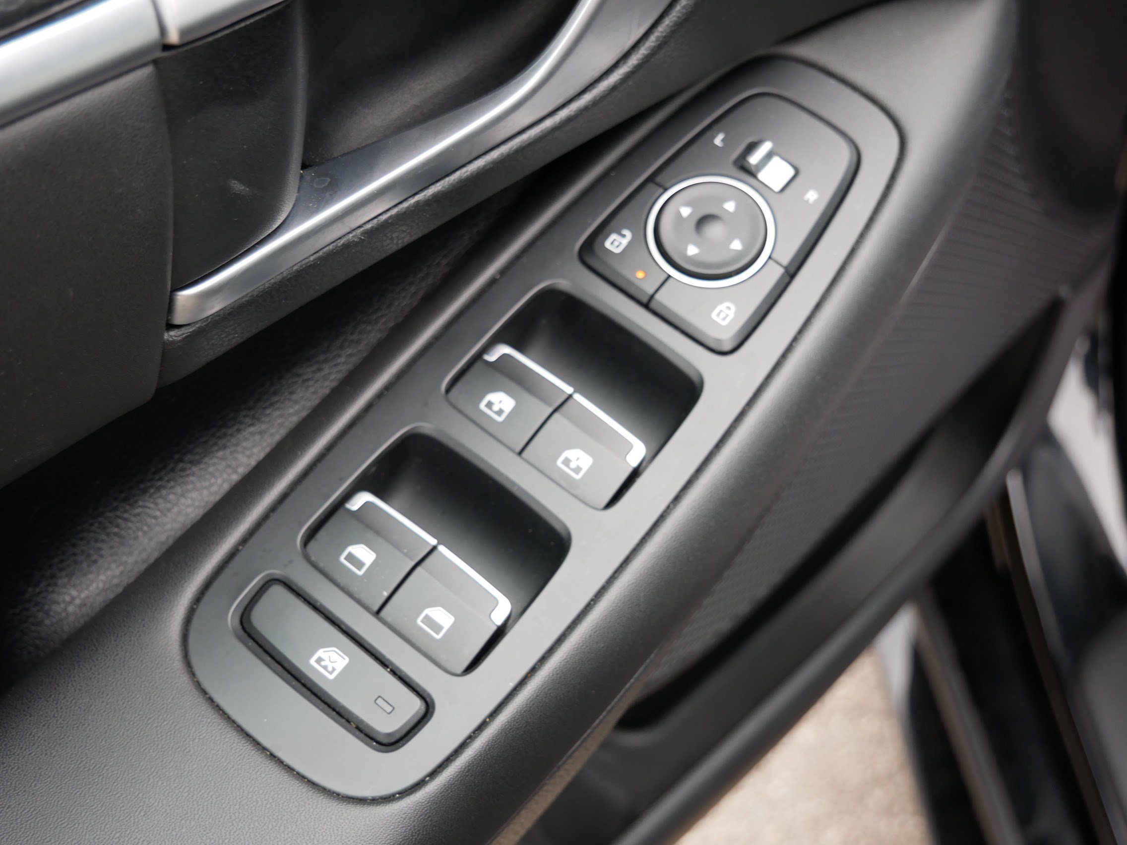 Certified 2025 Hyundai Sonata SEL FWD image 18