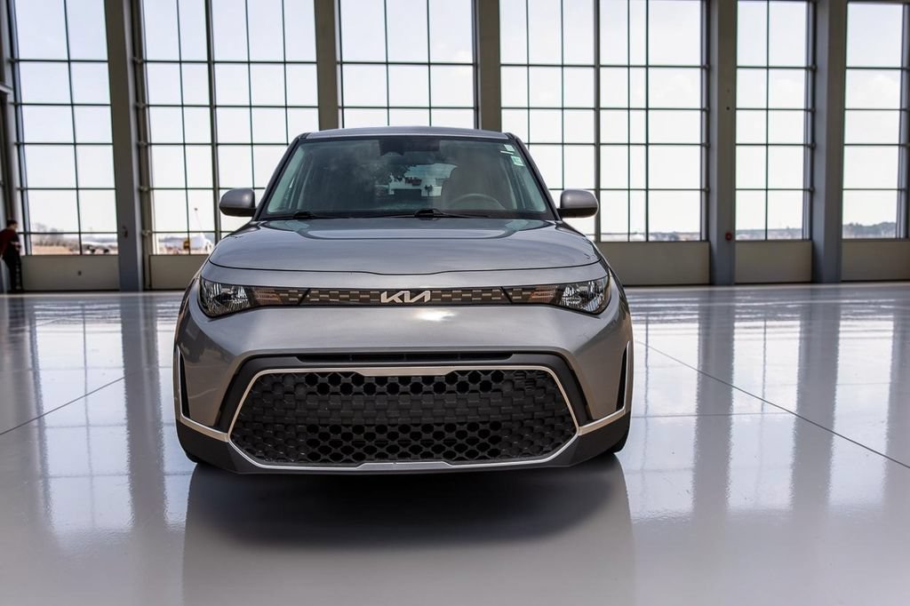 Used 2023 Kia Soul LX w/ LX Technology Package FWD image 28