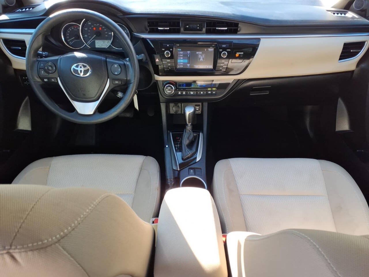 Used 2016 Toyota Corolla LE FWD image 12