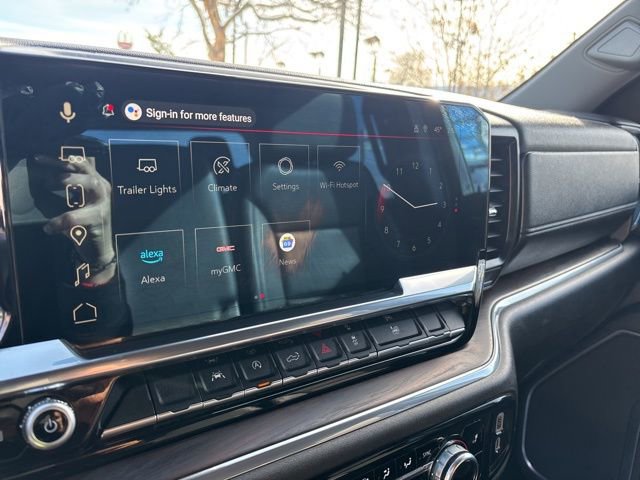 Certified 2025 GMC Sierra 1500 SLT image 24