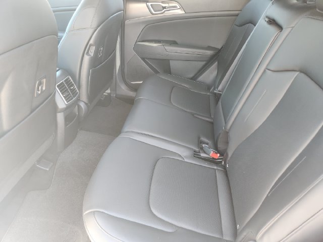 Certified 2025 Kia Sportage EX AWD/4WD image 30