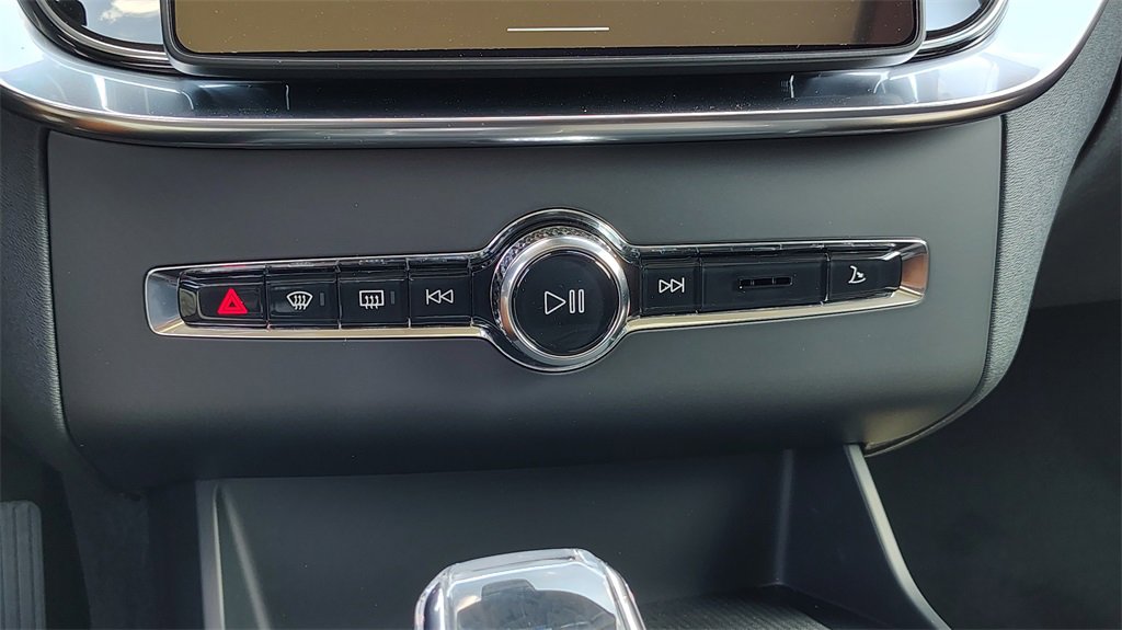 New 2026 Volvo XC90 B6 Plus w/ Protection Package Premier image 26