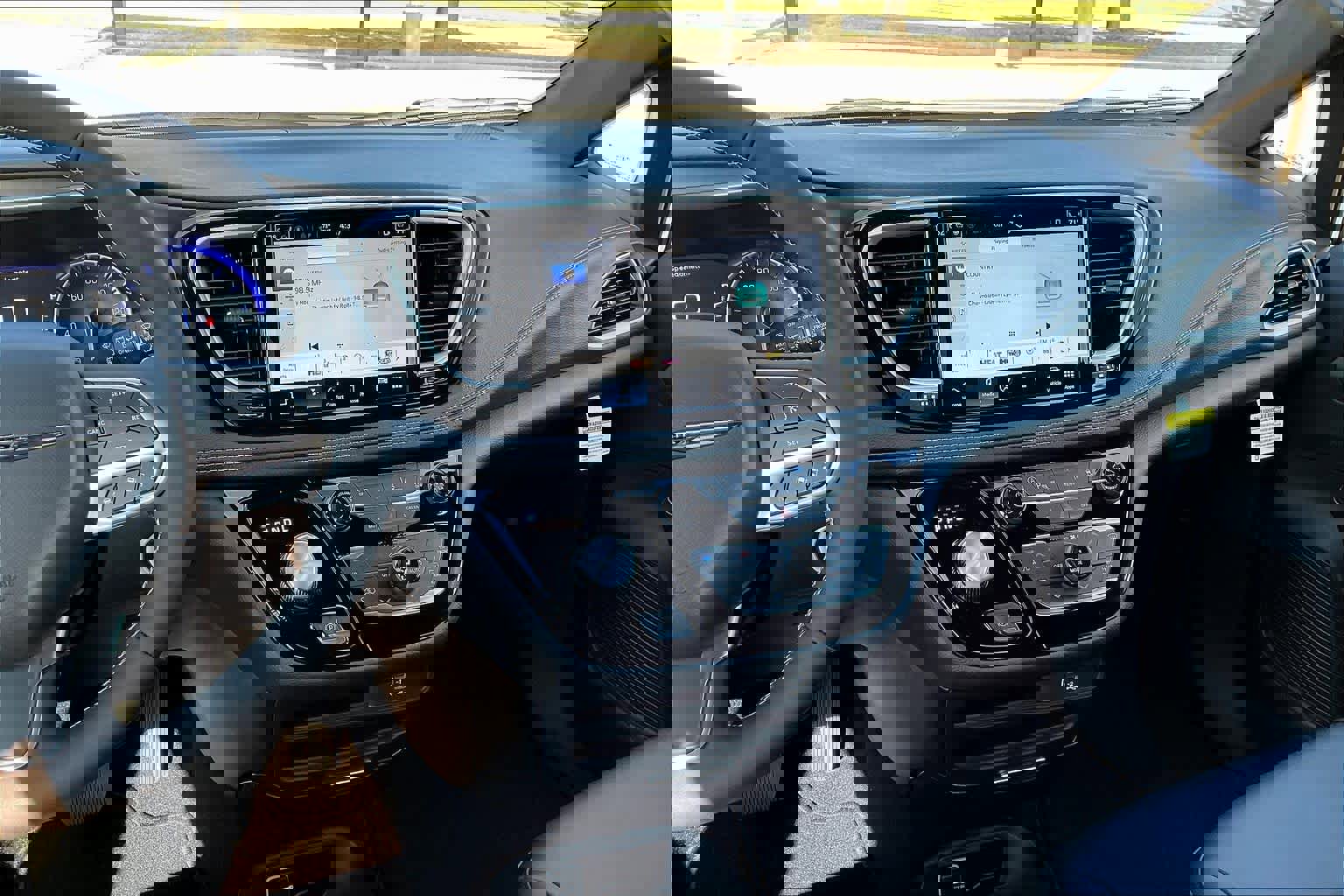 New 2026 Chrysler Pacifica Select image 6