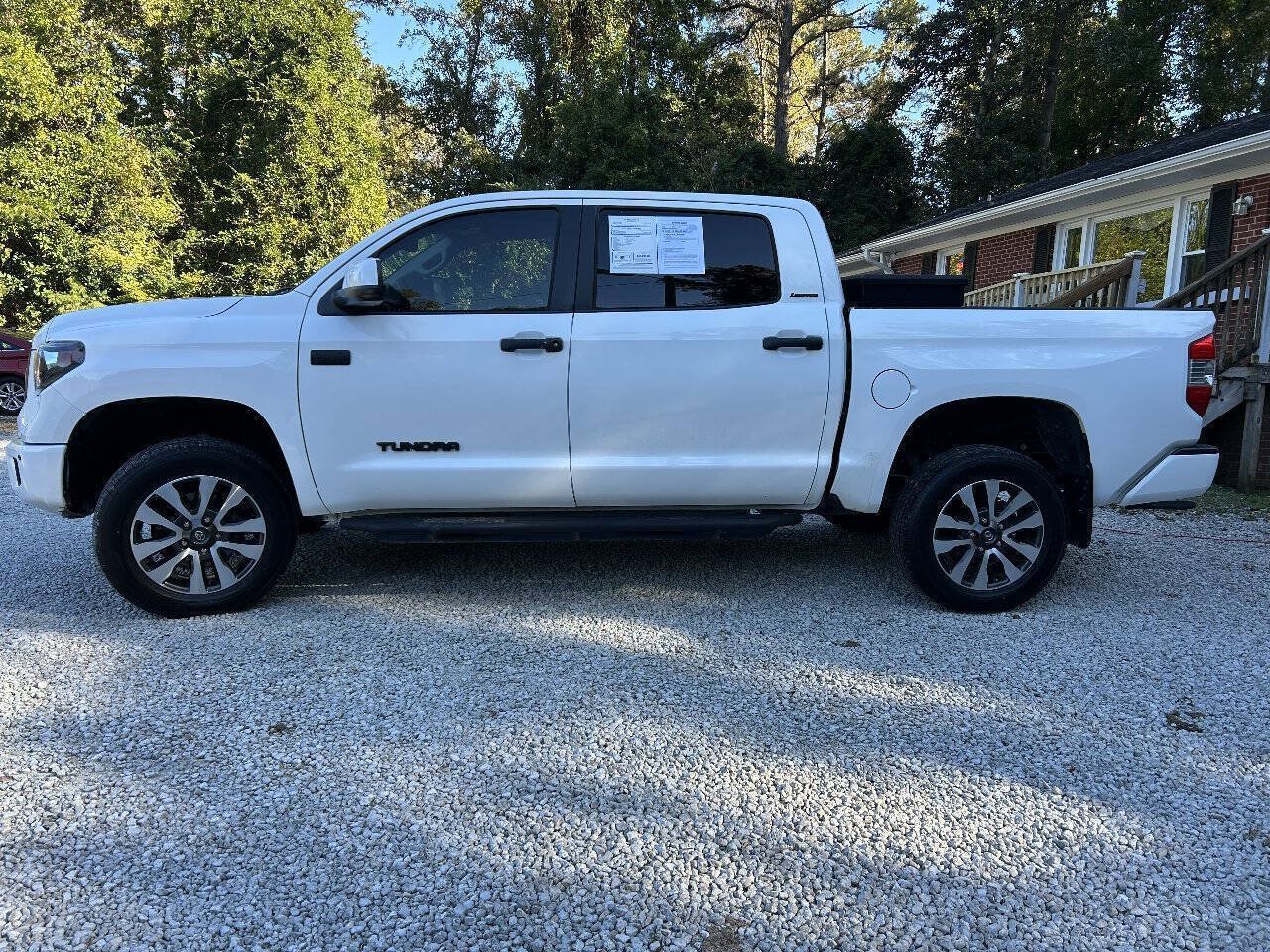 Used 2017 Toyota Tundra Limited w/ Limited Premium Package AWD/4WD image 2