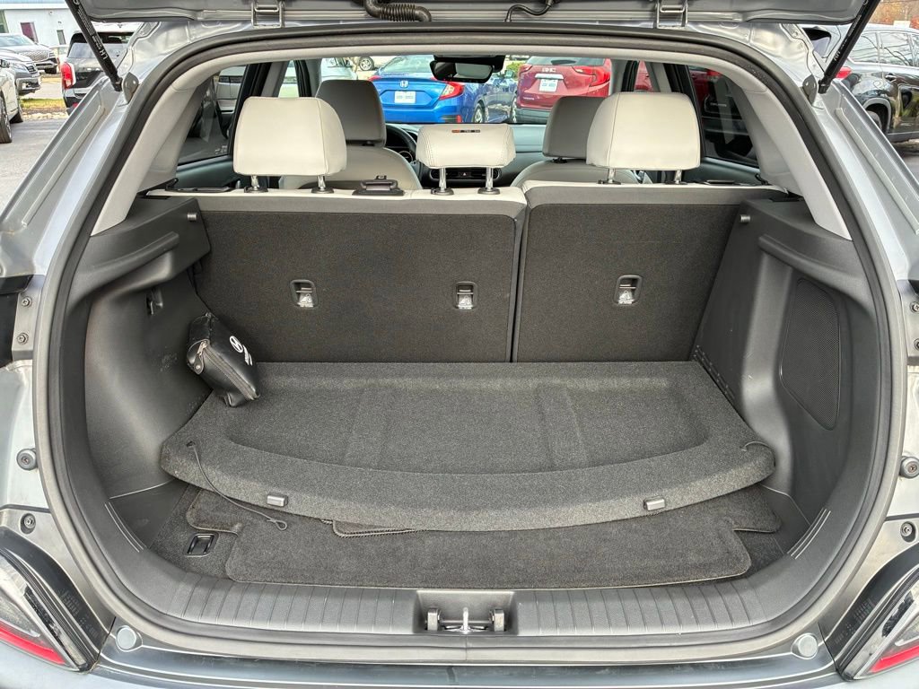 Used 2023 Hyundai Kona Limited image 12