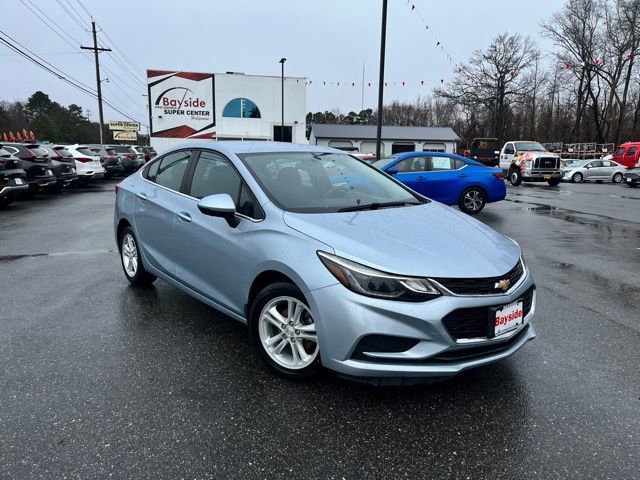 Used 2018 Chevrolet Cruze LT image 2