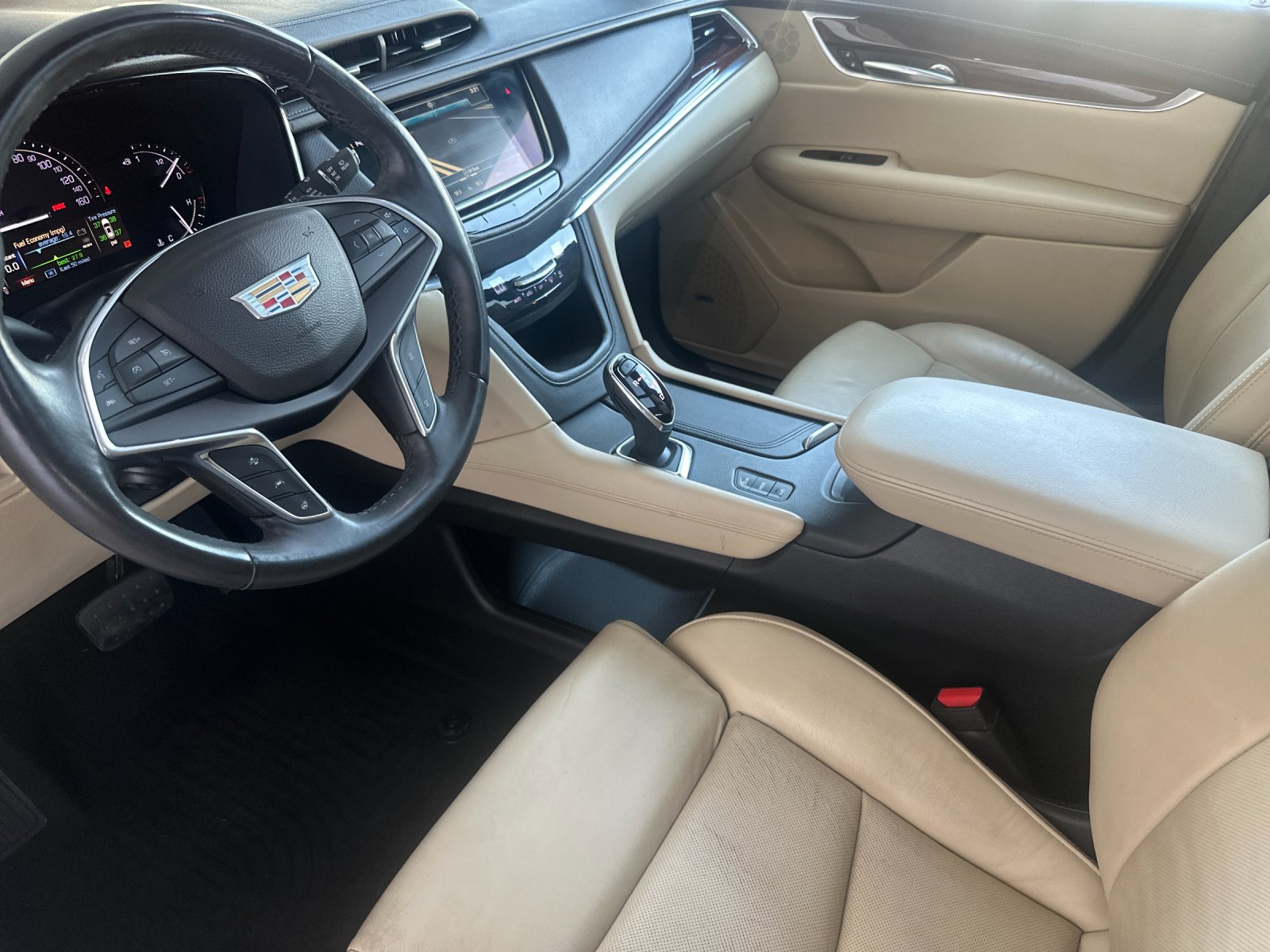Used 2017 Cadillac XT5 Luxury w/ Driver Awareness Package AWD/4WD image 10