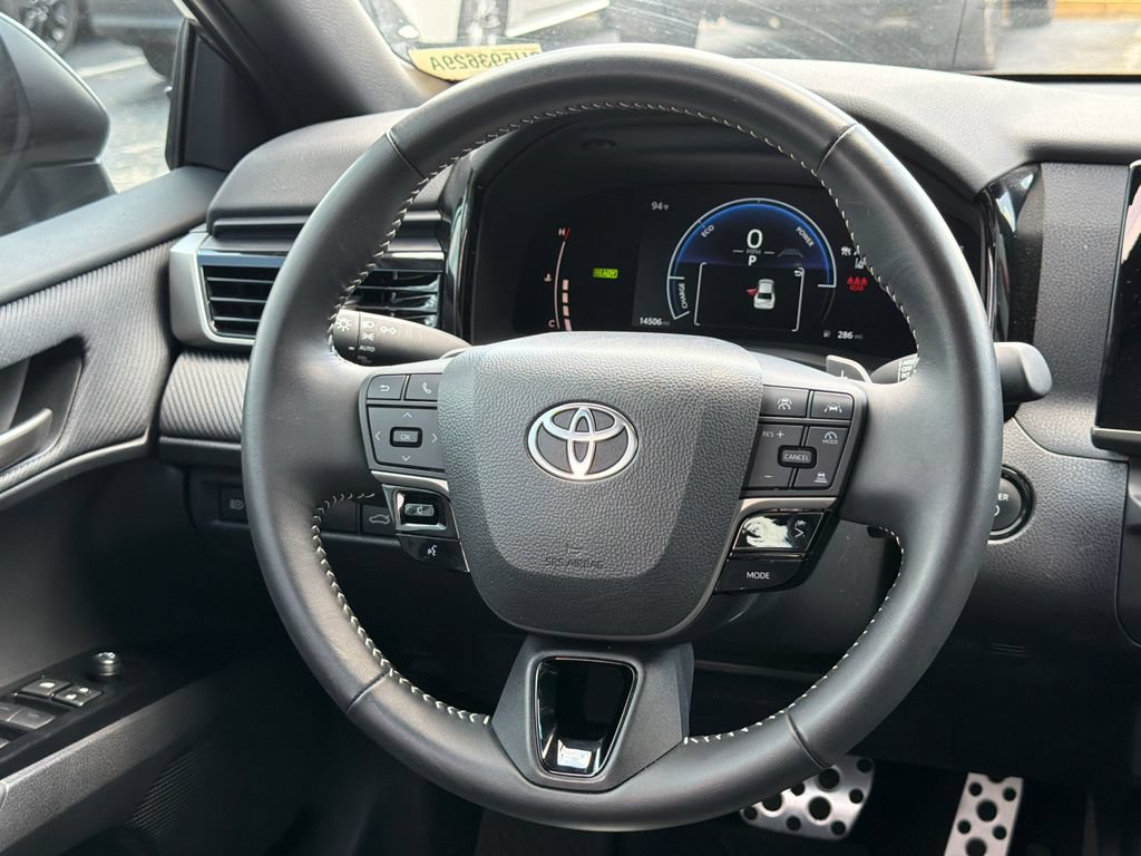Used 2025 Toyota Camry SE w/ Convenience Package FWD image 24