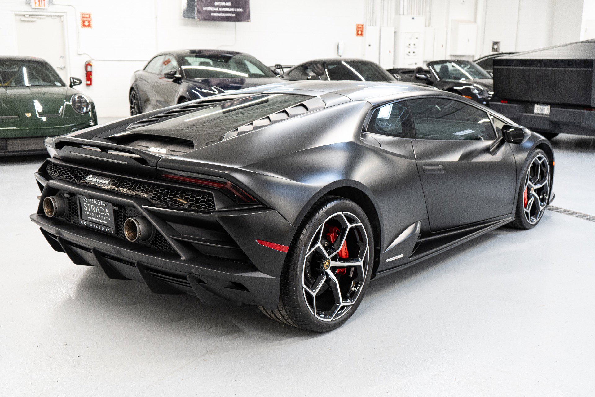 Used 2020 Lamborghini Huracan EVO image 9