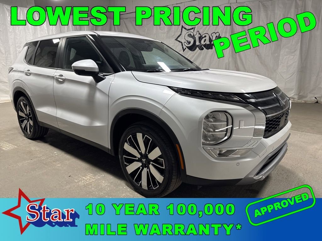 Used 2025 Mitsubishi Outlander SE image 1